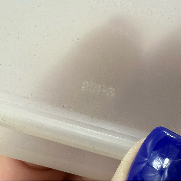 vintage tupperware snack stor large container cold cut keeper white with seal - Picture 8 of 8